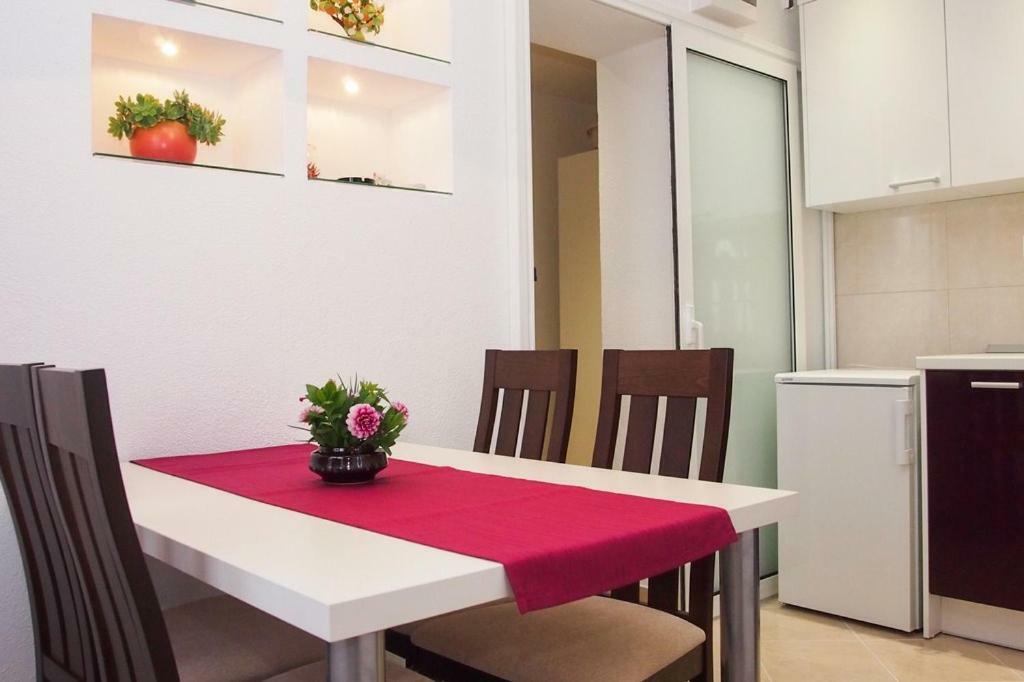Apartments Edita Макарска Екстериор снимка