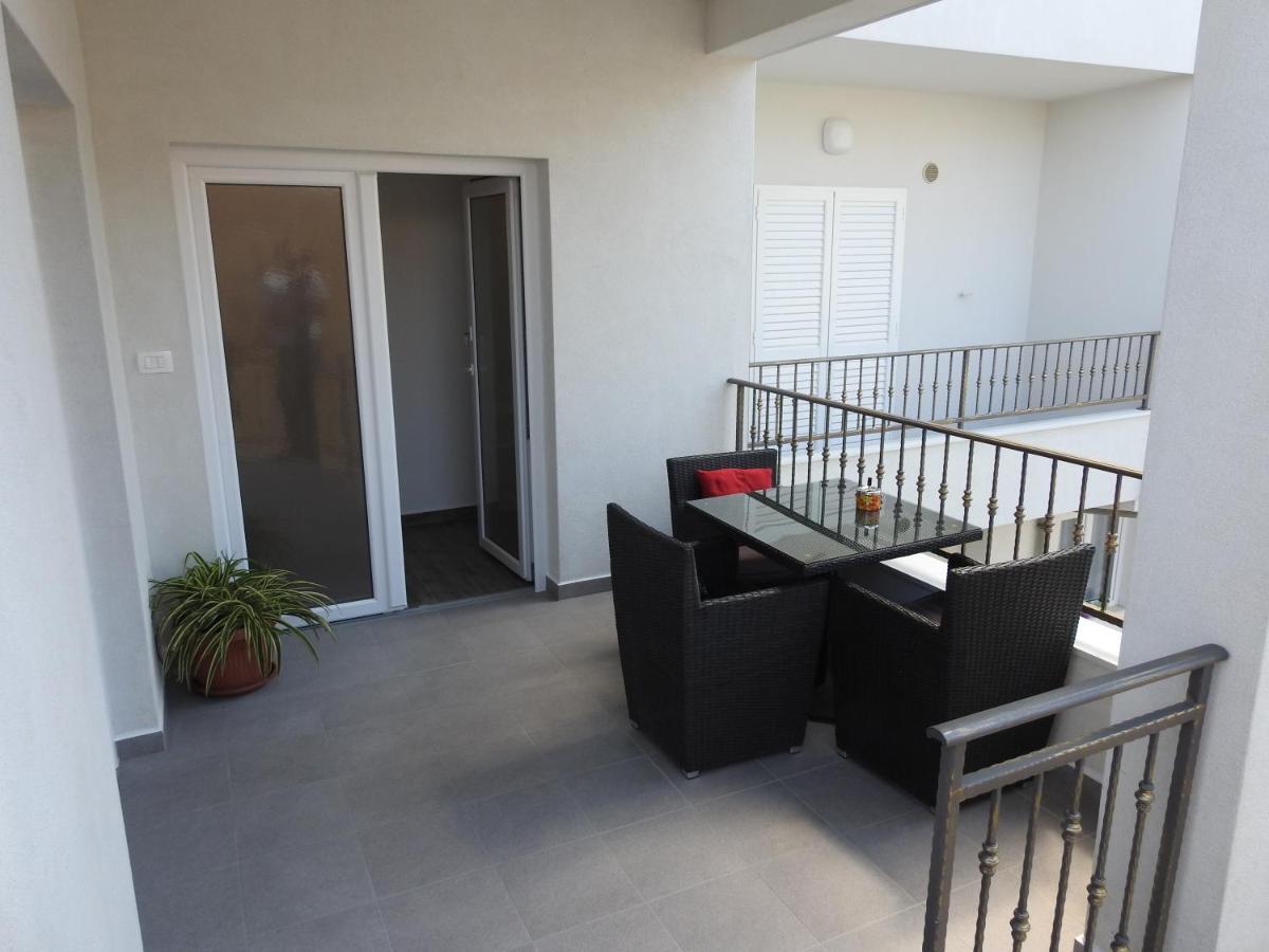 Apartments Edita Макарска Екстериор снимка